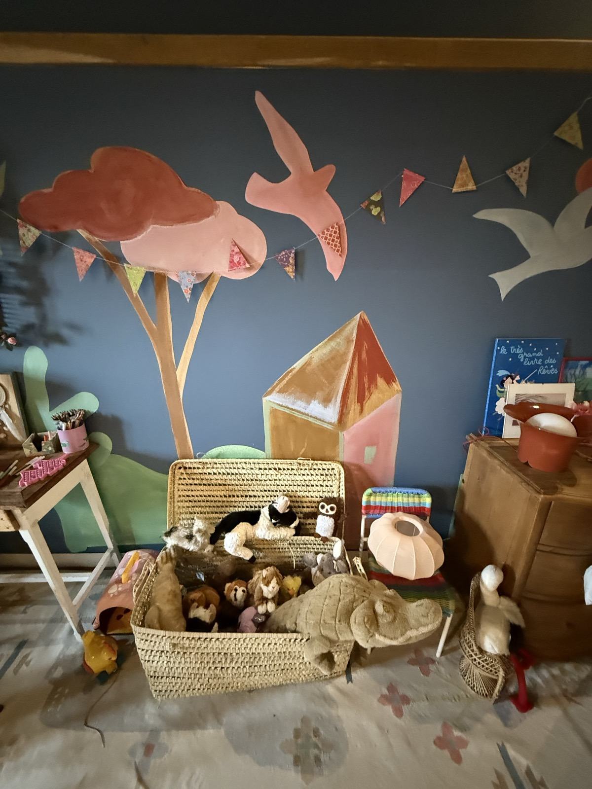 Une chambre entièrement redécorée pour le film